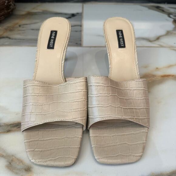 Nine West Women’s Croco Embossed Beige Mules Slides Heels Pumps Size 9.5 - Picture 9 of 9